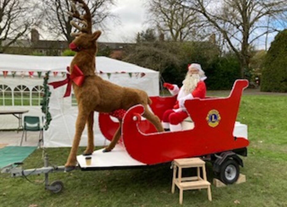 Dorchester Mens Shed vet antler restoration for Dorchester Lions Christmas Cracker